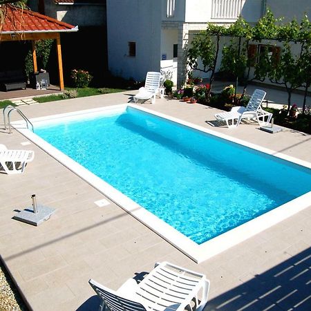Filipovic Apartments With Pool Biograd Na Moru Exterior foto