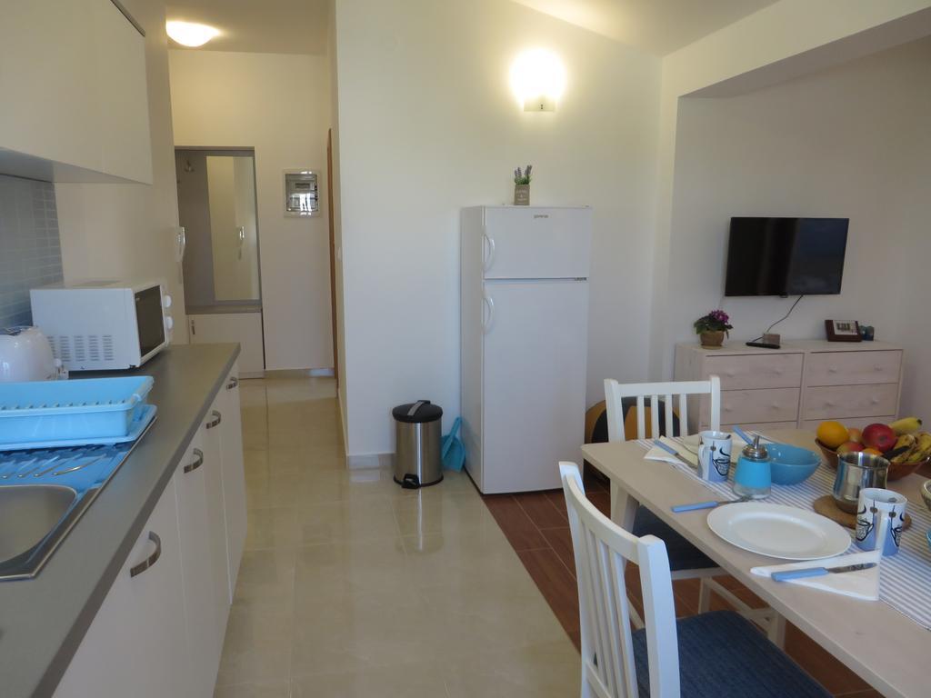 Filipovic Apartments With Pool Biograd Na Moru Exterior foto