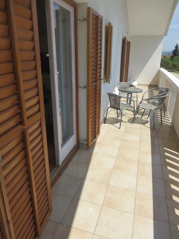 Filipovic Apartments With Pool Biograd Na Moru Exterior foto
