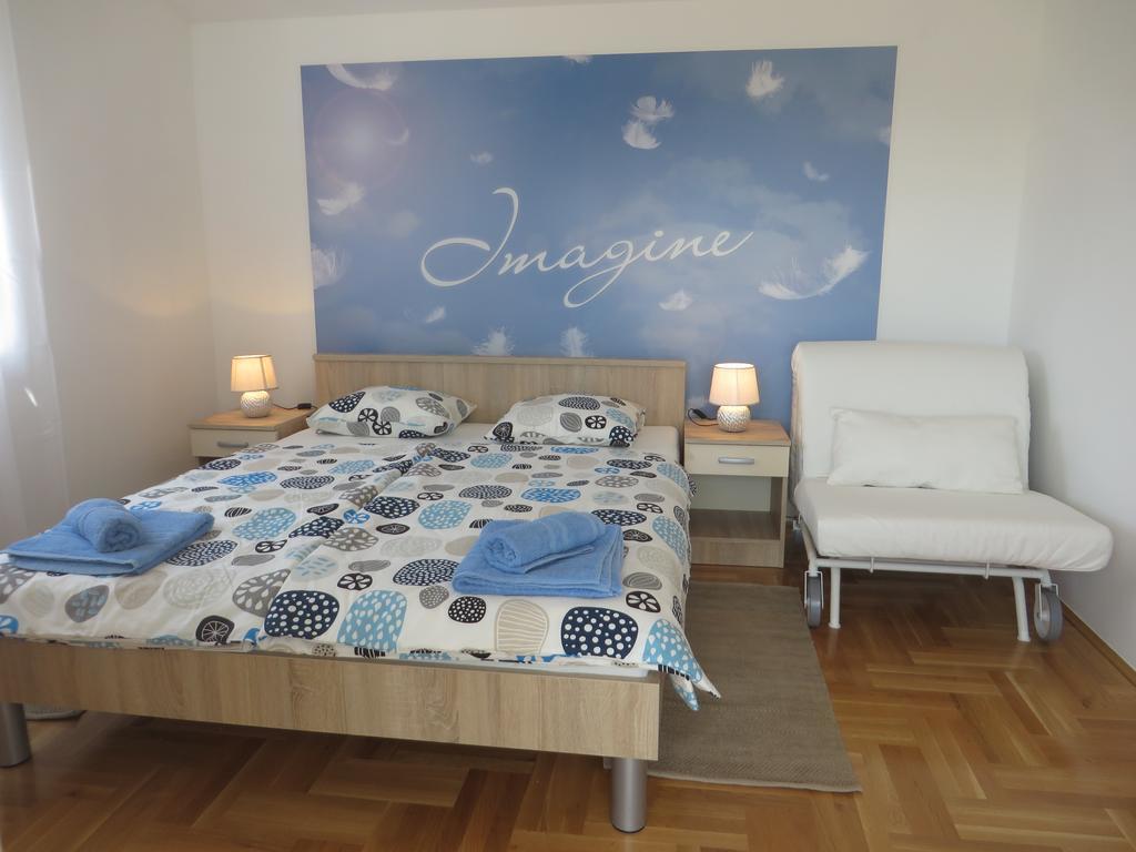 Filipovic Apartments With Pool Biograd Na Moru Exterior foto