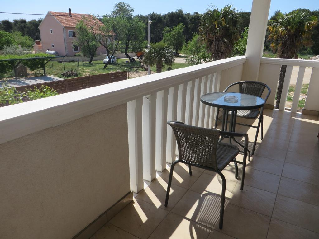 Filipovic Apartments With Pool Biograd Na Moru Exterior foto