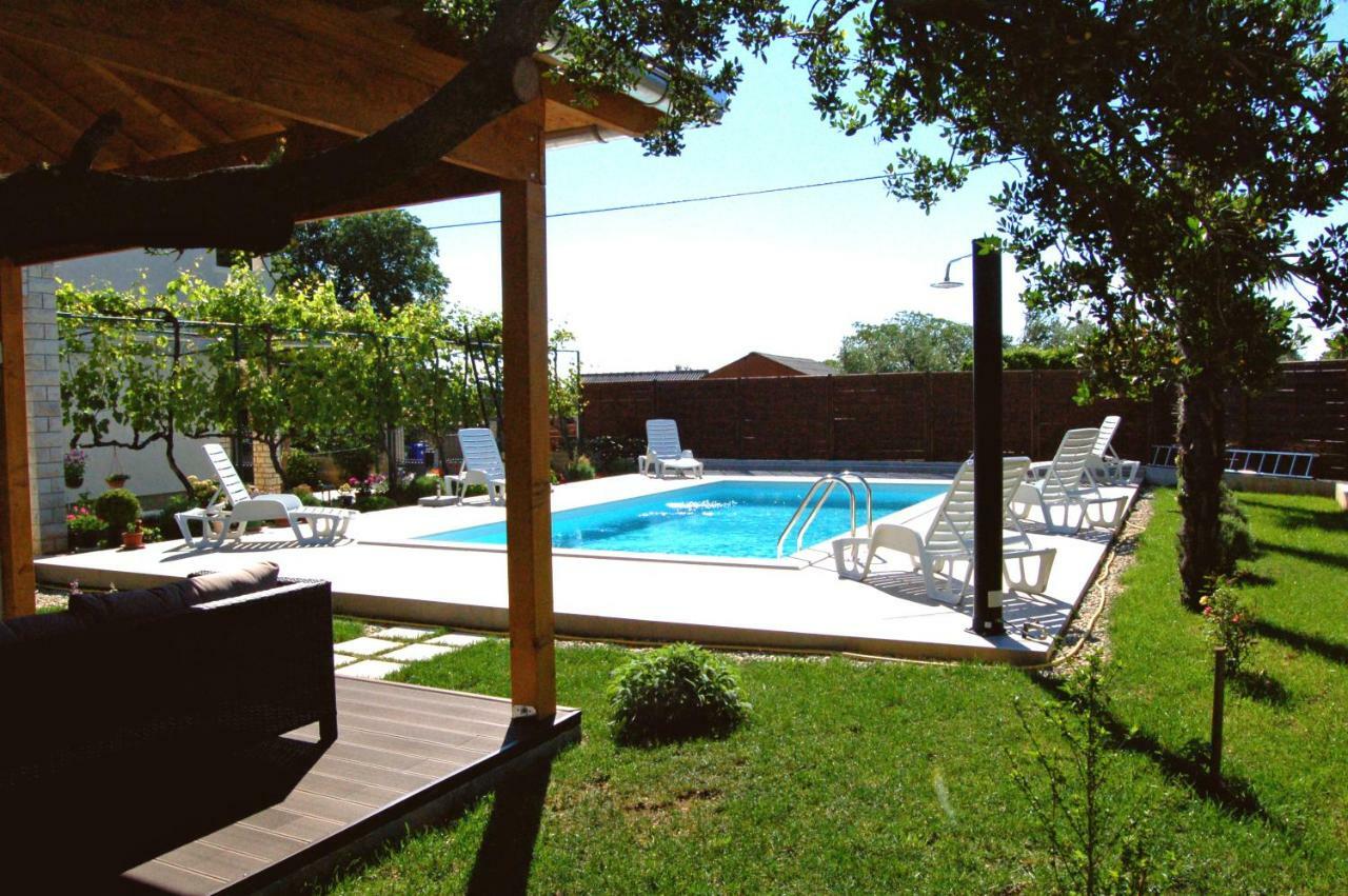 Filipovic Apartments With Pool Biograd Na Moru Exterior foto